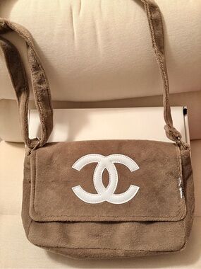 CHANEL VIP GIFT WITH PURCHASE